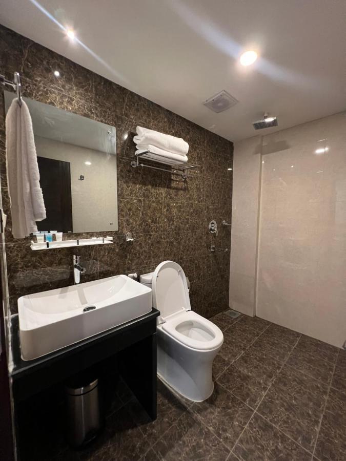 Hotel Black Diamond - Transit Point Inside Hotel Kathmandu Exterior foto