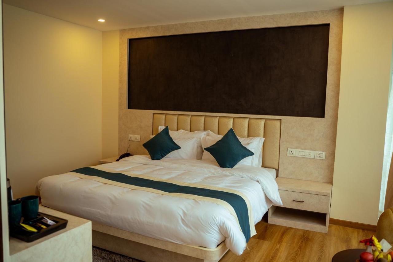Hotel Black Diamond - Transit Point Inside Hotel Kathmandu Exterior foto